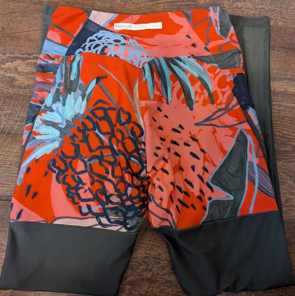 Gymshark x Nikki Blackletter Floral Pants - Picture 4 of 5